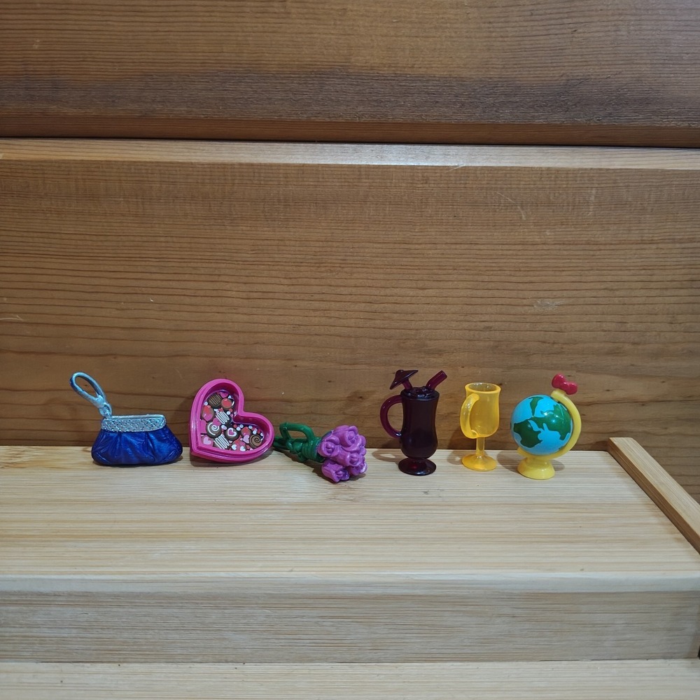 Lot of 6 Rare Barbie Accessories Globe Bouquet Chocolates Tropical Drink Purse‎